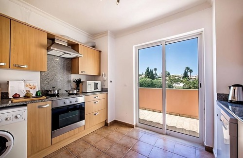 Meia Praia Hotel | Group Travel Destination! 3BR Townhouse with Full Kitchen, Patio, Garden View!
