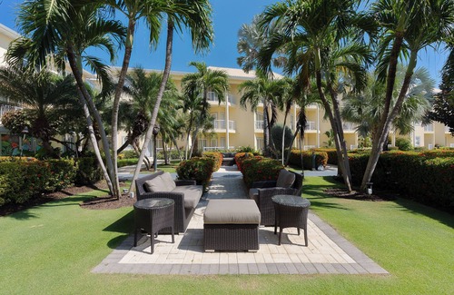 Crystal Harbour Apartment | Group Vacation Destination! 3 Great Units, FREE Parking, Near Dolphin Discovery!