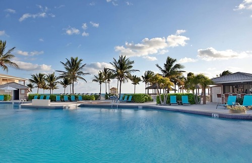 Crystal Harbour Apartment | Group Vacation Destination! 3 Great Units, FREE Parking, Near Dolphin Discovery!
