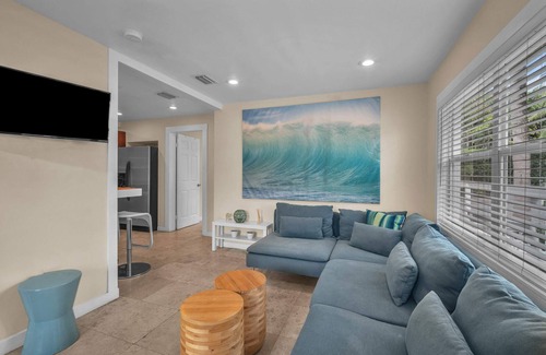 Southwest Coconut Grove House | Grove Bay Bungalow 2/2 | Gated Cottage Walk to Bay
