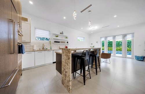 Southwest Coconut Grove House | Grove Casita w/plunge Pool, Gated, & Free Parking