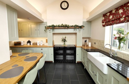 Egremont Cottage | GROVE HOUSE, pet friendly, with hot tub in Egremont, Cumbria