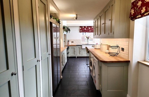 Egremont Cottage | GROVE HOUSE, pet friendly, with hot tub in Egremont, Cumbria