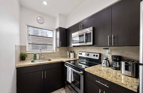 Coral Way Apartment | GROVE27-3 | relax near boho chic neighborhood