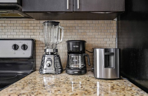 Coral Way Apartment | GROVE27-3 | relax near boho chic neighborhood