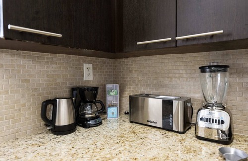 Coral Way Apartment | GROVE27-4 | tranquility near chic neighborhood
