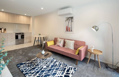 Lower Hutt House | Groveview Oasis: 1BR Retreat