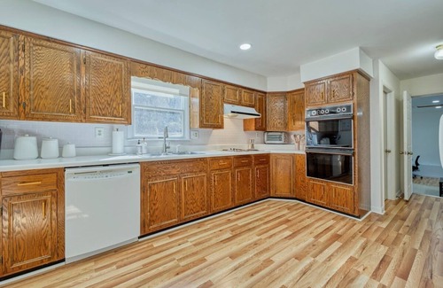 Shenandoah House | Grovey River Retreat - Hot Tub, River Front, Fish