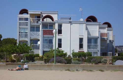Port Rive Gauche Apartment | Gruissan 2 room apartment Sea view 15m from Grazel beach