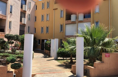 Gruissan Apartment | Gruissan (Aude). Quiet apartment with marina view and parking space