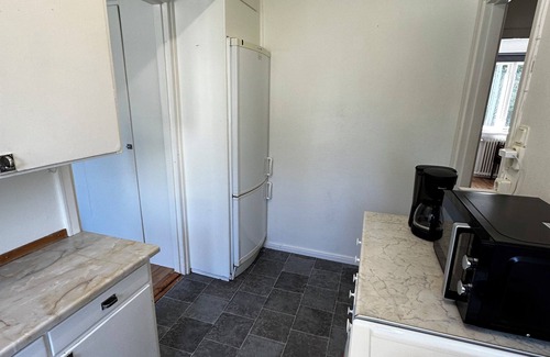 Hallabrottet Apartment | Grymt Prisvärd Lägenhet, Nära Kumla & Örebro!