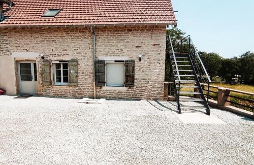 Saint-Jean-de-Vaux House | Gte du Moulin Brochat 3 with jacuzzi area