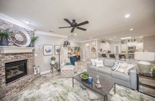Midland House | Guadalupe Getaway