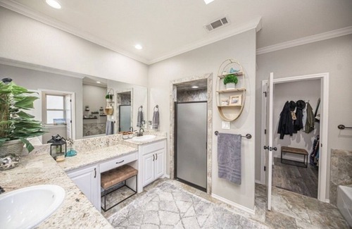 Midland House | Guadalupe Getaway