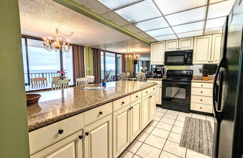 Panama City Beach Condo | Guaranteed Clean Expansive Views on the 11th floor