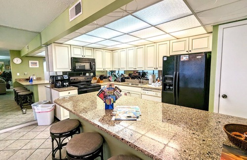 Panama City Beach Condo | Guaranteed Clean Expansive Views on the 11th floor
