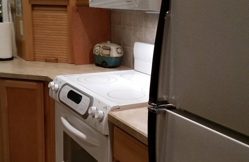 Southeast Bend Apartment | Guest Haven -quiet, cozy hideway in SE Bend.Private enclosed patio. Pet friendly
