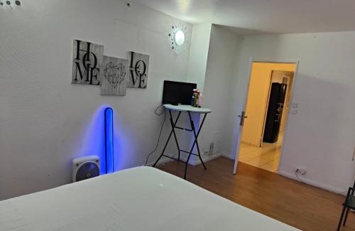 Sarcelles Bed & Breakfast | Guest home