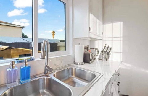 Harbor House | Guest Home in Lakewood