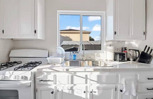 Harbor House | Guest Home in Lakewood
