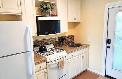 Vista Apartment | Guest Home with a Garden