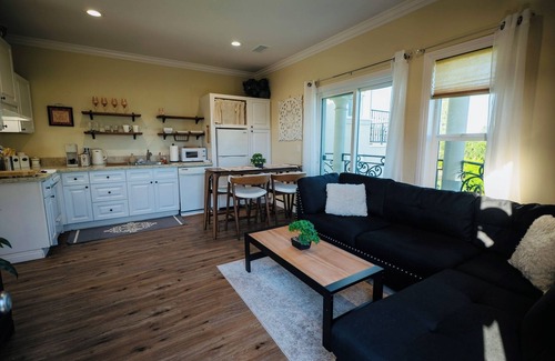 Rancho Cucamonga Bed & Breakfast | Guest House AC & WiFi. Pool & Spa.