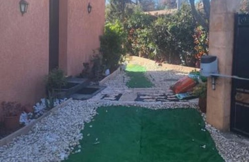 Rocbaron House | Guest House 'Ambersweet Chambres D'hôte' with Wi-Fi and Air Conditioning