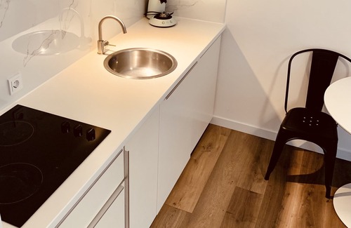 Homburg Apartment | Guest house at the Homburg University Hospital: Exclusive apartment with kitchen and bathroom
