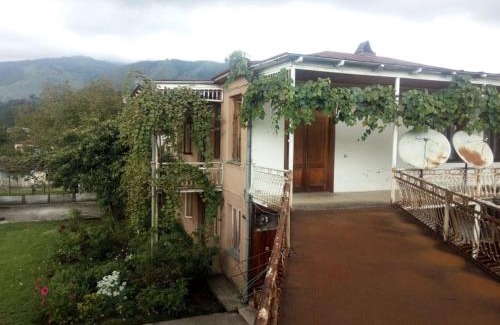 Mukhuri House | Guest House Des Nana