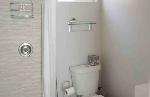 Burbank Apartment | Guest house in a very nice quiet neighborhood