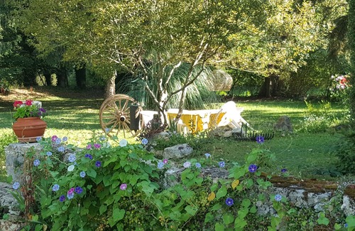 Florimont-Gaumier House | Guest house La Rivière Assoiffée