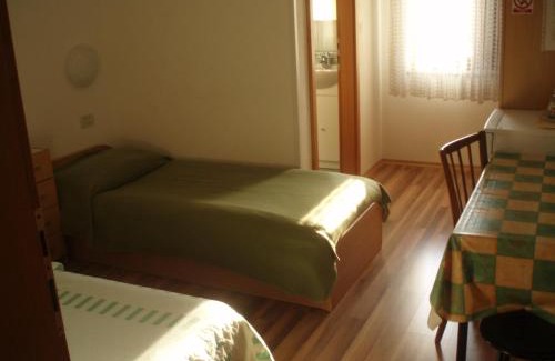 Sarsoni Bed & Breakfast | Guest House Lidija