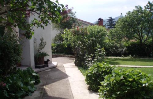 Sarsoni Bed & Breakfast | Guest House Lidija
