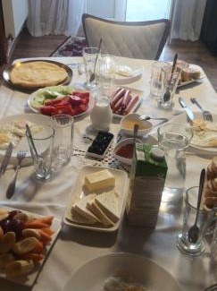 Gergeti House | Guest House Misho