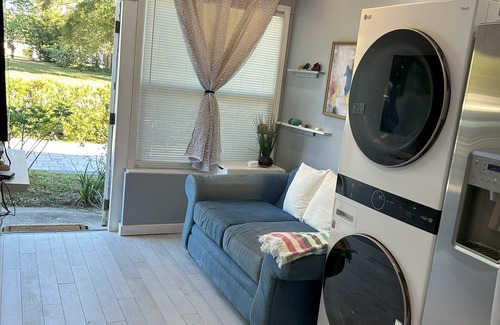 Northwest Orlando House | Guest House Modern Design