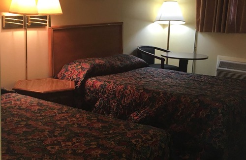 Chanute Hotel | Guest House Motel