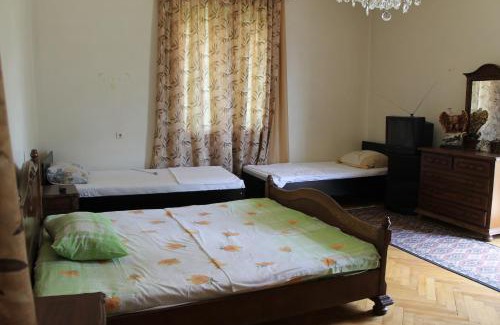 Mtsvane Kontskhi House | Guest House Niako