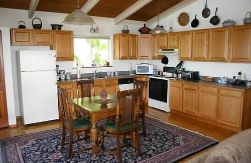 Kalaoa House | Guest house on gated acre estate, Sleeps up to 7; Great for Events, too