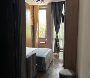 Korce House | Guest House People