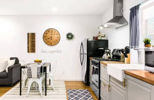 Valley Village House | Guest house private entry Universal kitchen