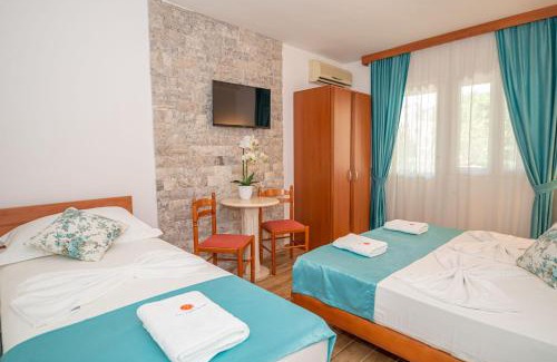 Petrovac House | Guest House S-Lux