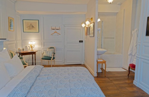 Dinan House | Guest House Saint Yves