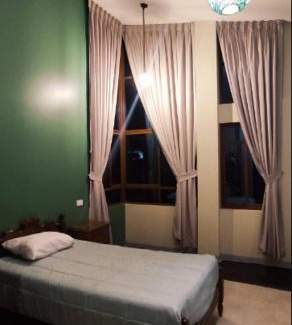 Huaraz House | Guest house. Shared room in panoramic apartment. Private bathroom. Kitchen and washmachine