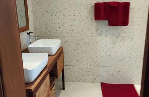 Ngaring Bed & Breakfast | Guest house in the bush, 4 double rooms with pool view. Adults Only