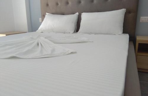 Himare House | Guest House Solive