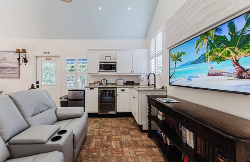Grandview Heights House | Guest House Suite
