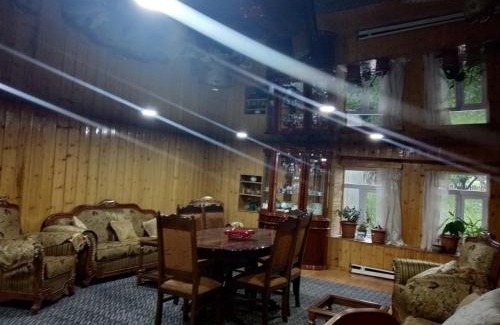 Lalkhori House | Guest House Tavaduri