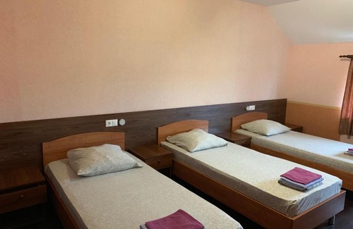 Adlersky House | Guest House Transit