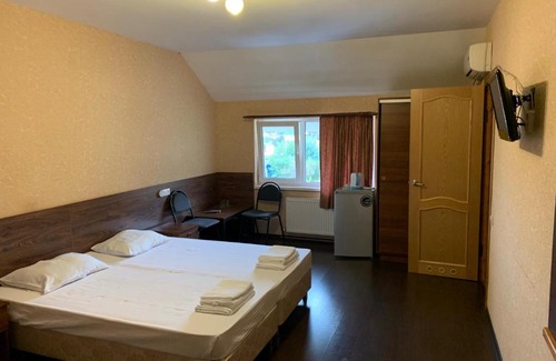 Adlersky House | Guest House Transit