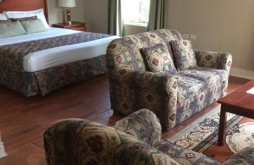 Runaway Bay House | Guest House Villa Mishkan